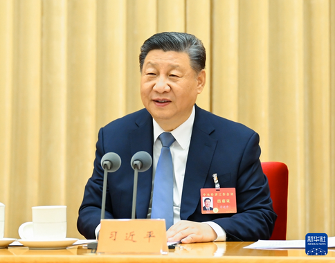 12月11日至12日，中央经济工作会议在北京举行。中共中央总书记、国家主席、中央军委主席习近平出席会议并发表重要讲话。新华社记者 谢环驰 摄.png