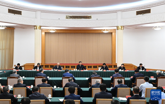 5月23日下午，中共中央总书记、国家主席、中央军委主席习近平在山东省济南市主持召开企业和专家座谈会并发表重要讲话。新华社记者 谢环驰 摄.jpg