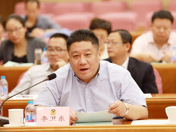 李卫东1.jpg