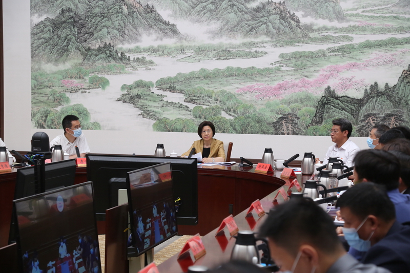市工商联系统民营经济党建工作会召开2.jpg