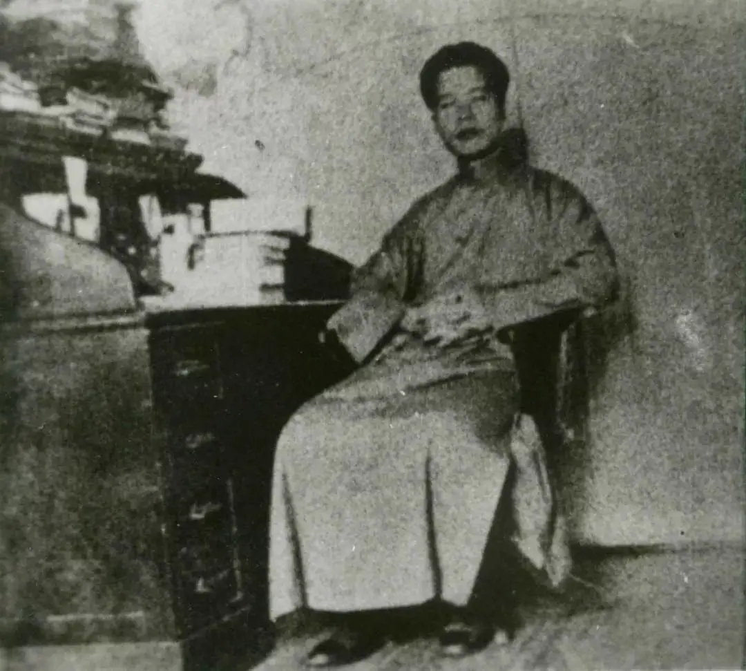1930年8月 邓演达在中国国民党临时行动委员会上海秘密中央机关办公室.webp.jpg