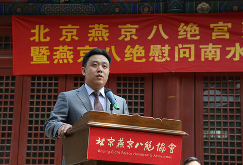 柏群 大图_副本.jpg