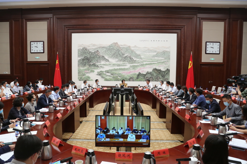 市工商联系统民营经济党建工作会召开1.jpg