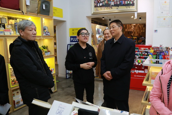 戴均良调研创业大街统战工作 ..jpg