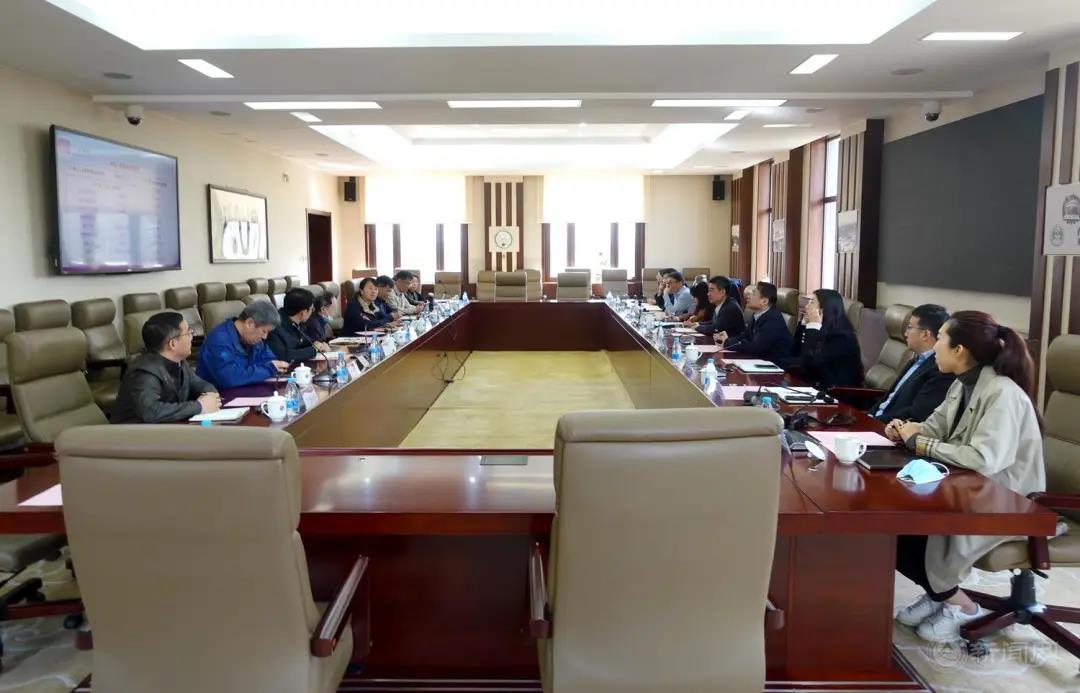 座谈会现场.jpg