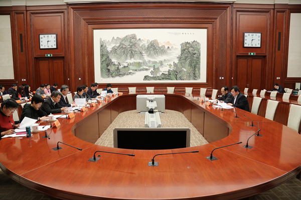 市委统战部召开党建工作会议并开展基层党组织书记述职评议工作.jpg