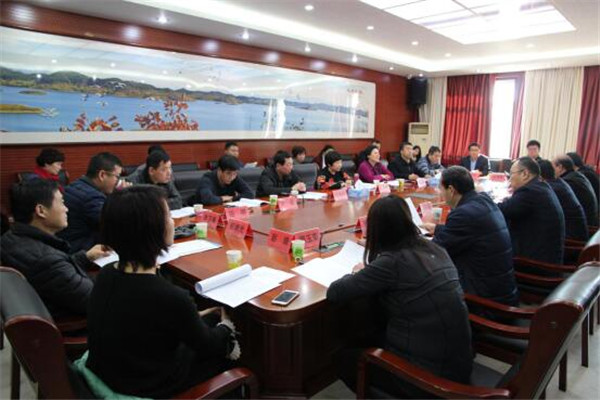市工商联用实际行动帮扶低收入村.jpg
