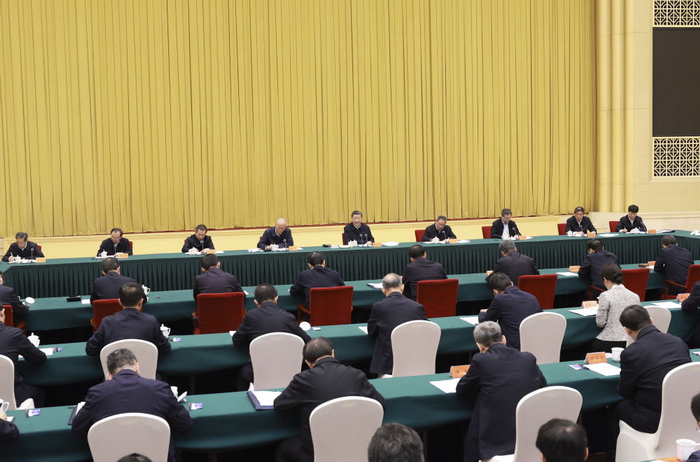 4月23日下午，中共中央总书记、国家主席、中央军委主席习近平在重庆主持召开新时代推动西部大开发座谈会并发表重要讲话。新华社记者 王晔  摄.jpg