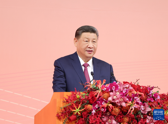 12月19日晚，国家主席习近平出席澳门特别行政区政府欢迎晚宴并发表重要讲话。新华社记者 鞠鹏 摄.png