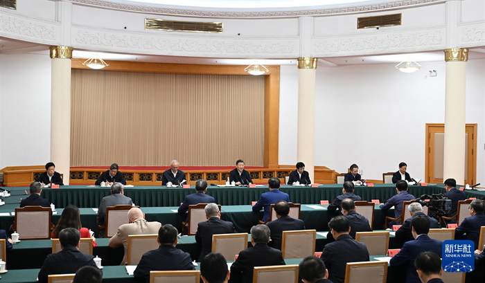 5月23日下午，中共中央总书记、国家主席、中央军委主席习近平在山东省济南市主持召开企业和专家座谈会并发表重要讲话。新华社记者 谢环驰  摄.jpg