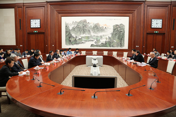 郭金龙蔡奇吉林与党外人士谈心.jpg