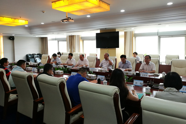 中共海淀区委召开专题民主协商会.jpg