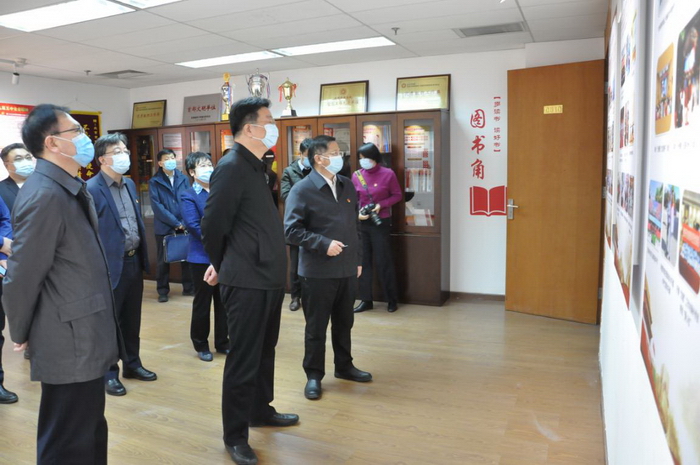 市委常委、统战部部长游钧走访市侨联.jpg