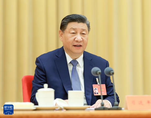 12月11日至12日，中央经济工作会议在北京举行。中共中央总书记、国家主席、中央军委主席习近平出席会议并发表重要讲话。新华社记者 鞠鹏 摄.png