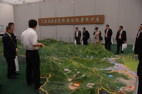 百名侨胞走进门头沟参观考察.jpg